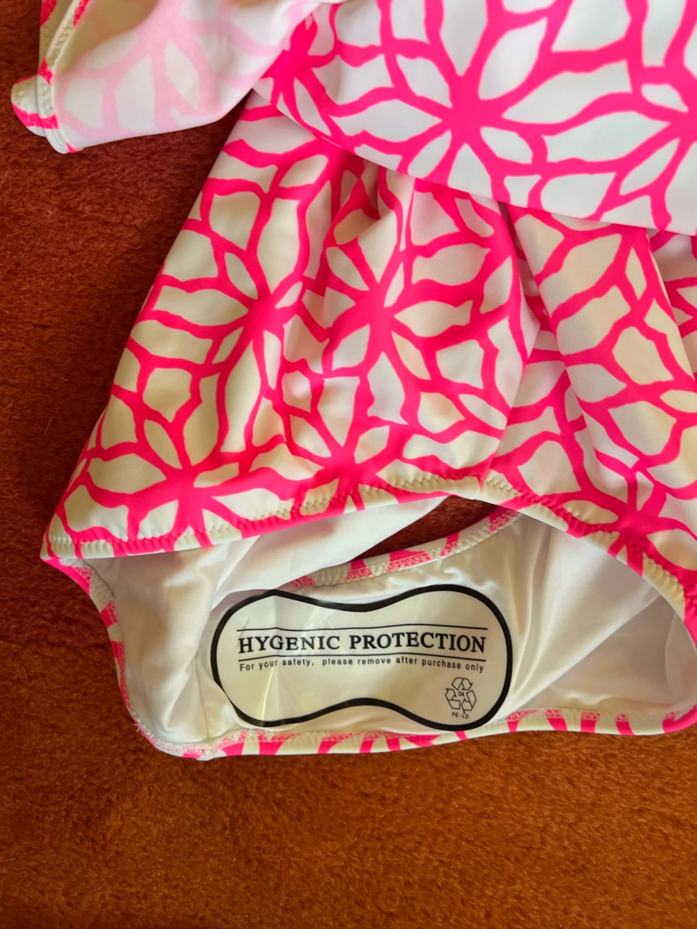 Vineyard Vines Pink & White One-Piece Swimsuit with Ruffle Strap NWT - Picture 3 of 4